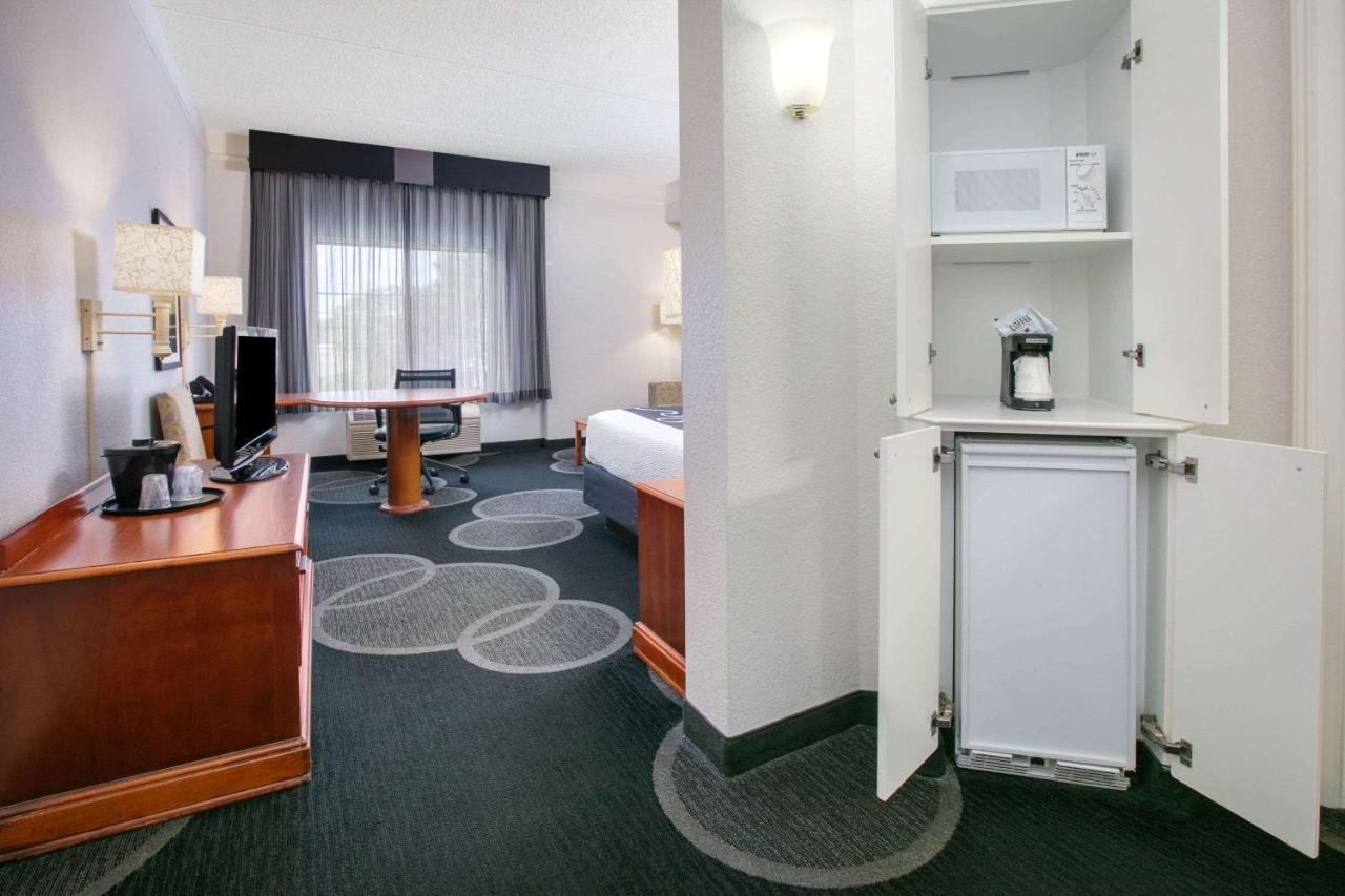La Quinta By Wyndham Dallas North Central Dış mekan fotoğraf