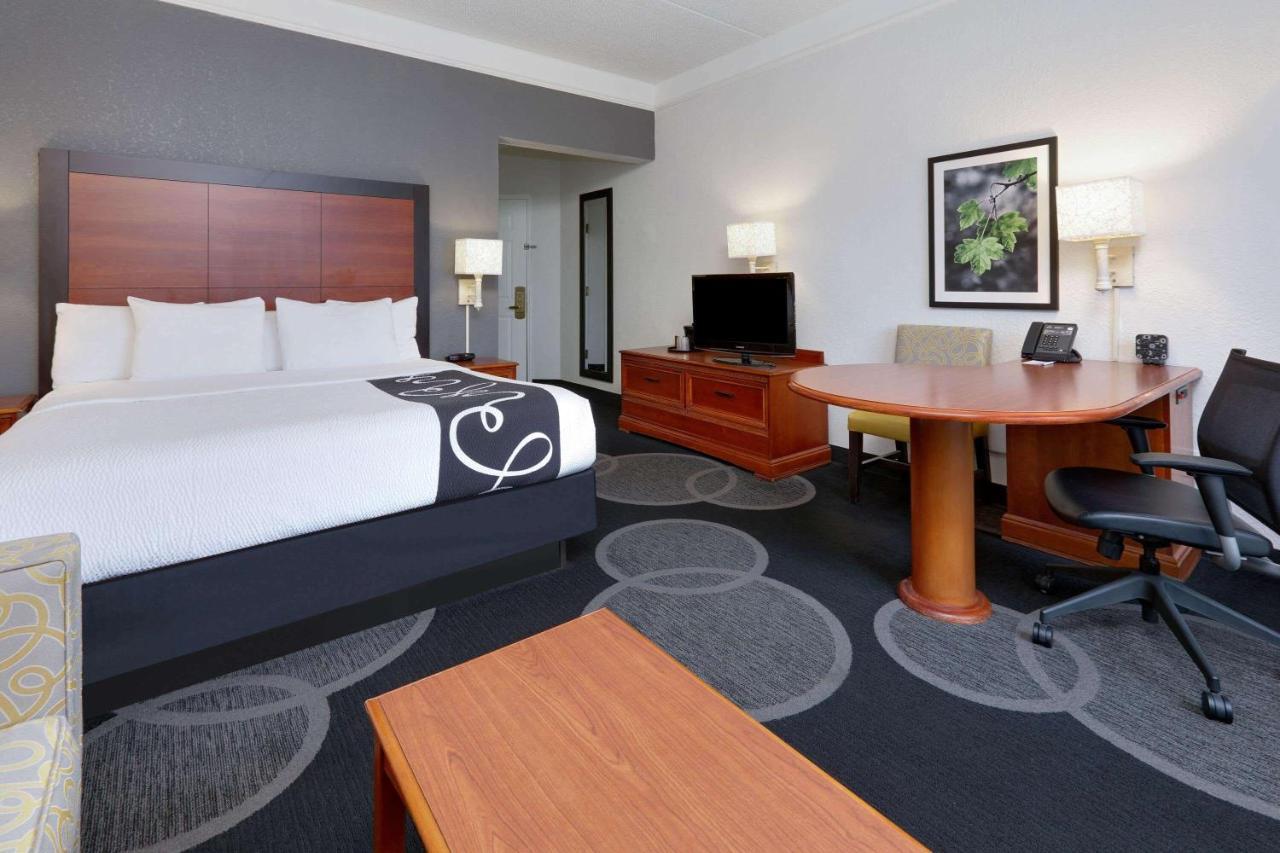 La Quinta By Wyndham Dallas North Central Dış mekan fotoğraf