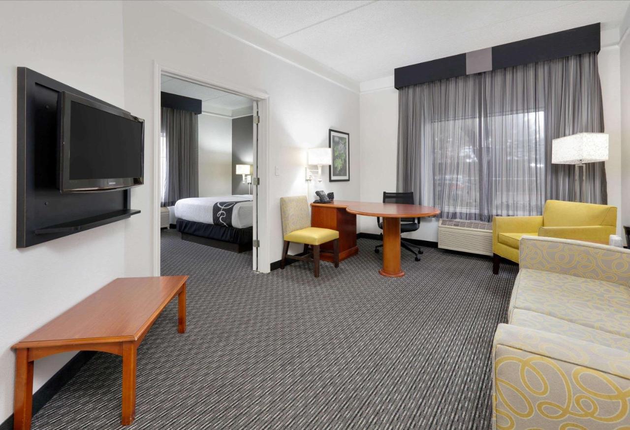 La Quinta By Wyndham Dallas North Central Dış mekan fotoğraf